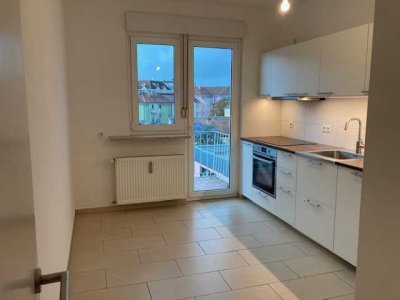 Helle, geräumige 5-Zimmer Wohnung in zentraler, ruhiger Lage