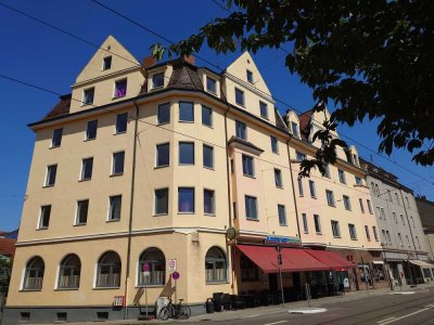 ★ Attraktive 2 Zimmer Wohnung im Altbau ★