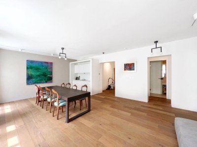 Schöne Altbauwohnung in Toplage
