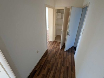 3-Zimmer-Wohnung mit Anbindung an Straßenbahn