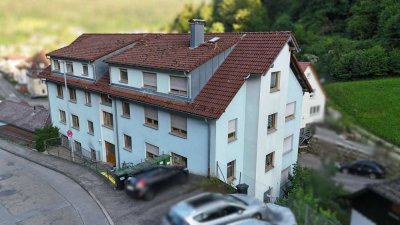 Modernes Mehrfamilienhaus mit 11 Wohneinheiten und 5 Stellplätzen in ruhiger Lage in Bad Wildbad
