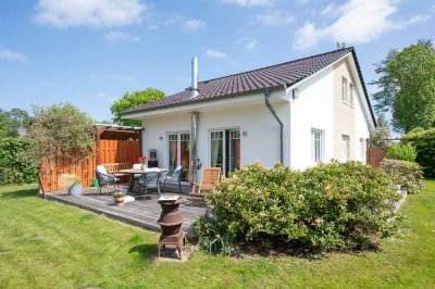 Ostseeliebhaber aufgepasst!
Ihr modernisiertes Haus in ruhiger Hafennähe wartet auf Sie.