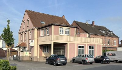 Attraktives Stadthaus - Fassade wird vor Verkauf renoviert u. gestrichen- Welche Farbe wünschen Sie?