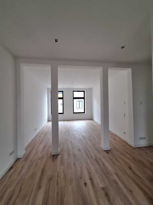 Bestlage - Erstbezug nach Sanierung: Wohnung mit geh. Innenausstattung mit großer Dachterrasse