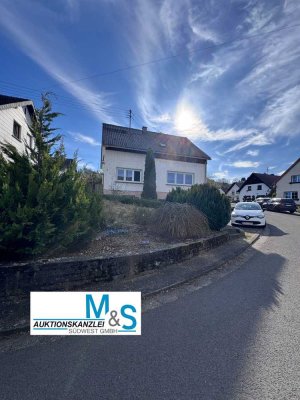 Provisionsfrei! Handwerker aufgepasst! Freistehendes Einfamilienhaus in Schmelz-Limbach zu verkaufen