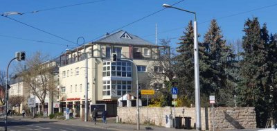 Freundliche 2-Zimmer-Dachgeschosswohnung mit Balkon in Dresden