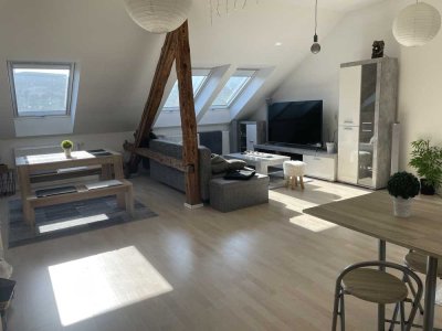 Sanierte DG Wohnung, 4 ZKB, Gäste WC, HWR