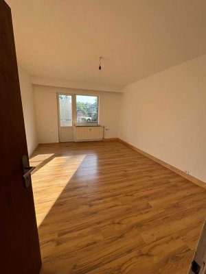 Helle 2-ZKDB mit Balkon in Mülheim