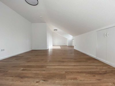 KL - Einsiedlerhof, 4 ZKB, EBK, Balkon, Stellplatz *Frisch renoviert*