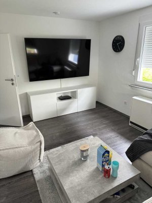 Vollständig renovierte Wohnung mit drei Zimmern sowie Balkon und Einbauküche in Karlsbad