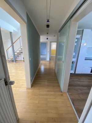 Helle 3,5-Zimmer-Maisonette-Wohnung mit besonderer Atmosphäre
