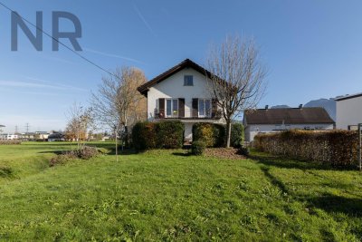 Sanierungsbedürftiges Einfamilienhaus in traumhafter, naturnaherLage am Bach