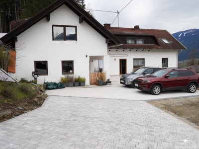 Ein Haus, viele Möglichkeiten – Großzügiges Mehrparteienhaus in idyllischer Lage in Pusarnitz.