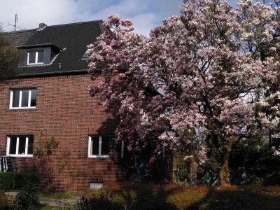 Backsteinhaus mit schönen Details für Familie nahe der Christuskirche in Krefeld Bockum