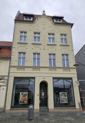 Stilvolle 5-Zimmer-Altbauwohnung (124 m²) im Jugendstilhaus direkt am Altmarkt in Ueckermünde
