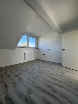 Erstbezug! Charmante DG - Wohnung mit Wohnküche in Krefeld Bockum!