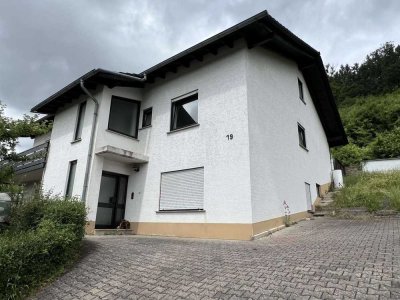 Top-Gelegenheit! Zweifamilienhaus mit großem Grundstück in Hochstetten-Dhaun zu verkaufen.