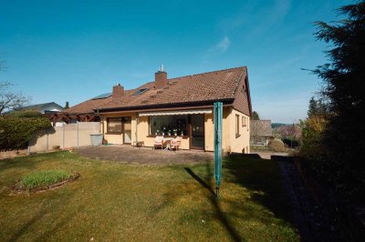 RESERVIERT: Schramberg-Sulgen: Viel Platz für die ganze Familie - Top-gepflegtes Wohnhaus