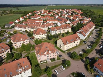 Traumhafte 2 Zimmer Wohnung mit Balkon, Einbauküche und Stellplatz