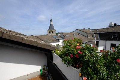***Ausgefallene 2-Zimmer-Maisonettewohnung über den Dächern von Mettmann! AUFZUG!***