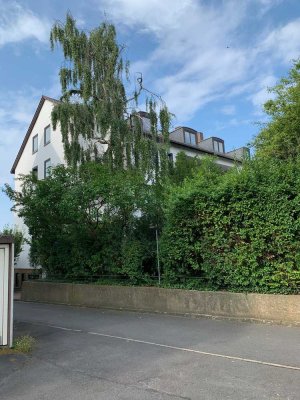 Freundliche 2-Zimmer-DG-Wohnung mit gehobener Innenausstattung in Kassel