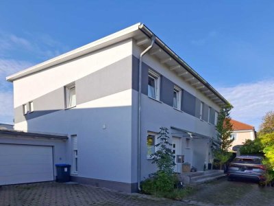 Moderner Wohnkomfort in Dachau – DHH mit Pultdach aus 2008! Vermietet - Kapitalanlage für Erfahrene