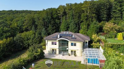"Exklusive Residenz mit Wald!"