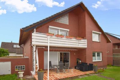Barsinghausen - Hohenbostel: Zwei Zweifamilienhäuser nebeneinander, ideal für Investoren!