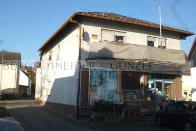 Wohn-und Geschäftshaus mit Balkon und Stellplätzen in Solms- Niederbiel!