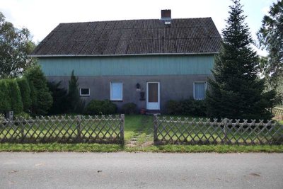 Resthof mit Ställen und angrenzender Weide auf 1,6 ha in 27478 Lüdingworth
