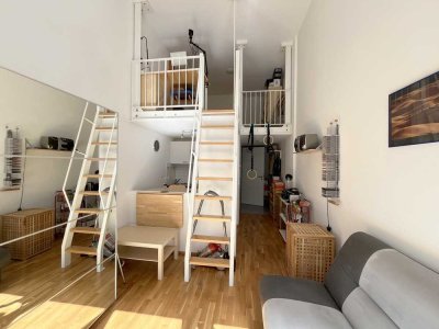 Bald beziehbar: Bezauberndes Galerie-Apartment mit Terrasse