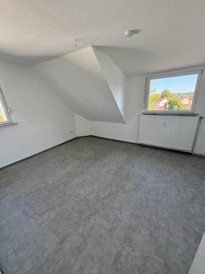 Renovierte 3ZKB-Wohnung mit Gartenanteil