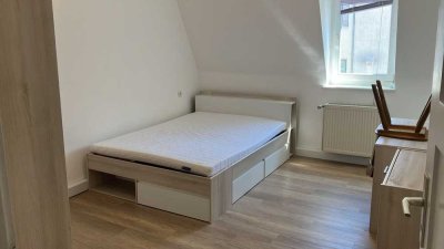 WG Zimmer, frisch renoviert, TOP-Lage, neu möbliert (inkl. Haushaltsgeräte)