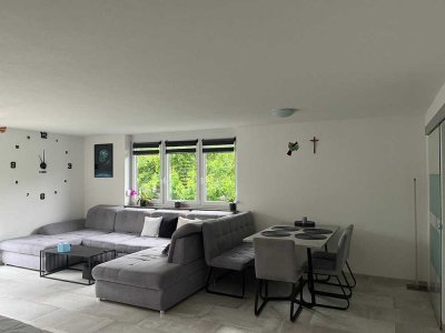 Großzügige und helle 4-Zimmerwohnung mit Balkon