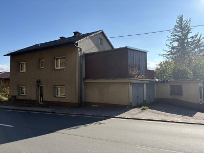 Renovierungsbedürftiges Haus mit herrlichem Garten