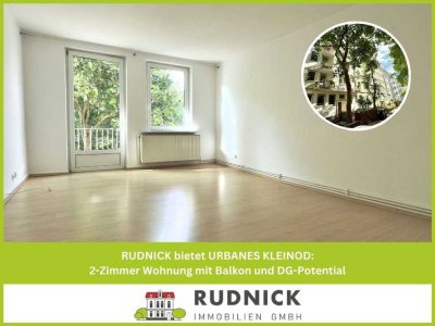 RUDNICK bietet URBANES KLEINOD: 2-Zimmer Wohnung mit Balkon und viel Platz im DG