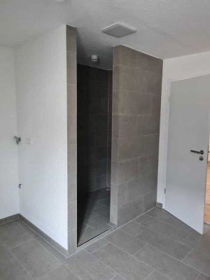 1200 € - 100 m² - 3.0 Zi.