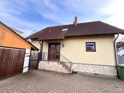 ** Freistehendes Zweifamilienhaus --für Kurzzeitmiete 6-12 Monate, ggfs. länger per sofort**
