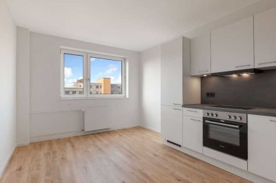 Exklusiv sanierte 2-Zimmer Wohnung mit Einbauküche in Marienfelde!