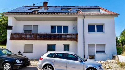 Zukunft trifft Zuhause:saniertes Zweifamilienhaus mit PV & Wärmepumpe