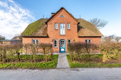 Charmantes Ferienhaus unter Reet im malerischen Süderende zu verkaufen
