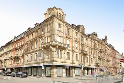 Historische 4-5-Zimmerwohnung - Wohnen, Arbeiten oder Vermieten mit Stil!