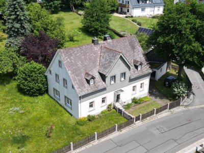 schmuckes Landhaus mit schönem Grundstück