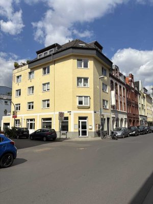 Charmante Etagenwohnung in Köln-Bayenthal – perfekt für Single-Frauen