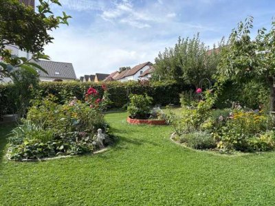 Tolles Angebot! 2-Zi-Wohnung mit Terrasse und wunderschönem, eigenen Garten, Garage möglich!