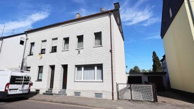 VIERSEN-Dülken: Doppelhaushälfte mit Garage und Garten