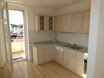 Gemütliche 2-Raumwohnung mit Balkon und Einbauküche in Neuwürschnitz