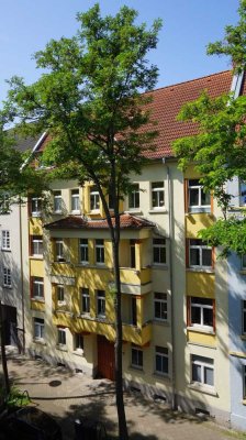 ERSTBEZUG NACH RENOVIERUNG !!! 2 Zimmer-EG-Wohnung mit (großer) Terrasse am Hanseplatz!