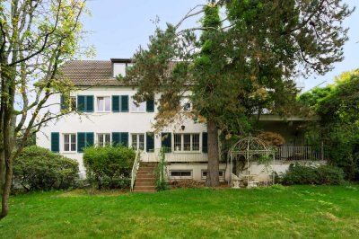 Ratingen-Hösel: Freistehendes, sehr grosszügiges Ein- bis Drei-Familienhaus