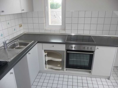 Uetersen, Kr.Pinneberg, gemütliche 2-Zi-DG-Whg, m. Laminat, Einbauküche und Duschbad !